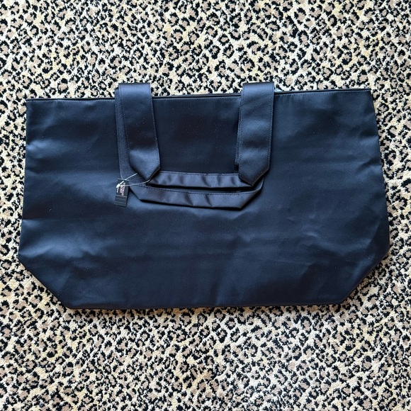 Victoria’s Secret tote (NWT) - Picture 3 of 7
